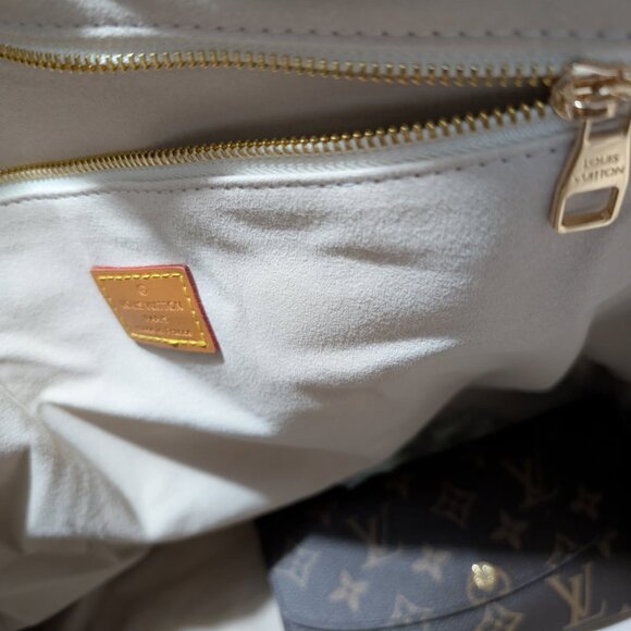 EXTRA LARGE FASHION SHOPPING LEATHER BAG! Brand New Never Used! - Picture 5 of 9